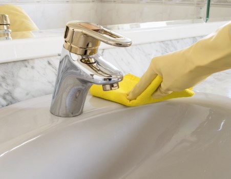 Professional cleaning of a period building facade in Belgravia